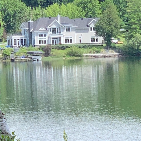 Vacation Time on Lake Massawippi at the RippleCove Inn near Ayer’s Cliff, Quebec - Picture 4 of 4